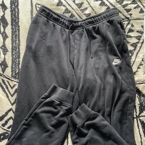 Nike medium men’s black sweatpants